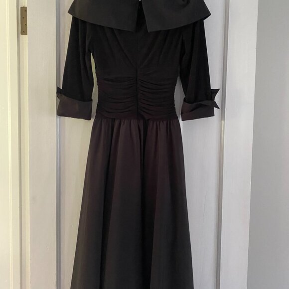 Retro-Style Black (formal) Dress - Picture 2 of 4